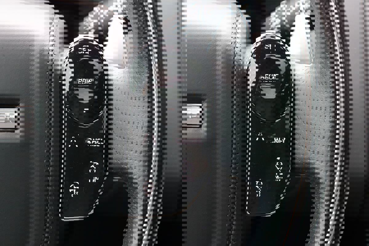 Used 2018 Land Rover Range Rover Sport HSE Dynamic image 19