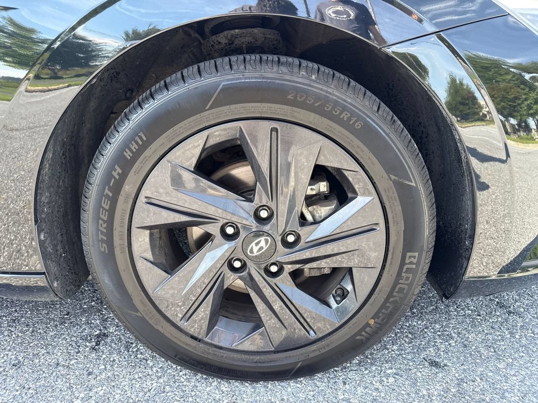 Used 2022 Hyundai Elantra SEL FWD image 30
