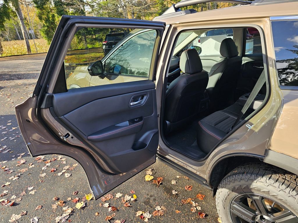 New 2026 Nissan Rogue SV w/ Rock Creek Premium Package image 18