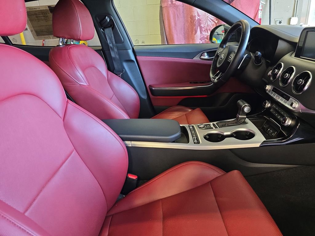 Used 2021 Kia Stinger GT image 10