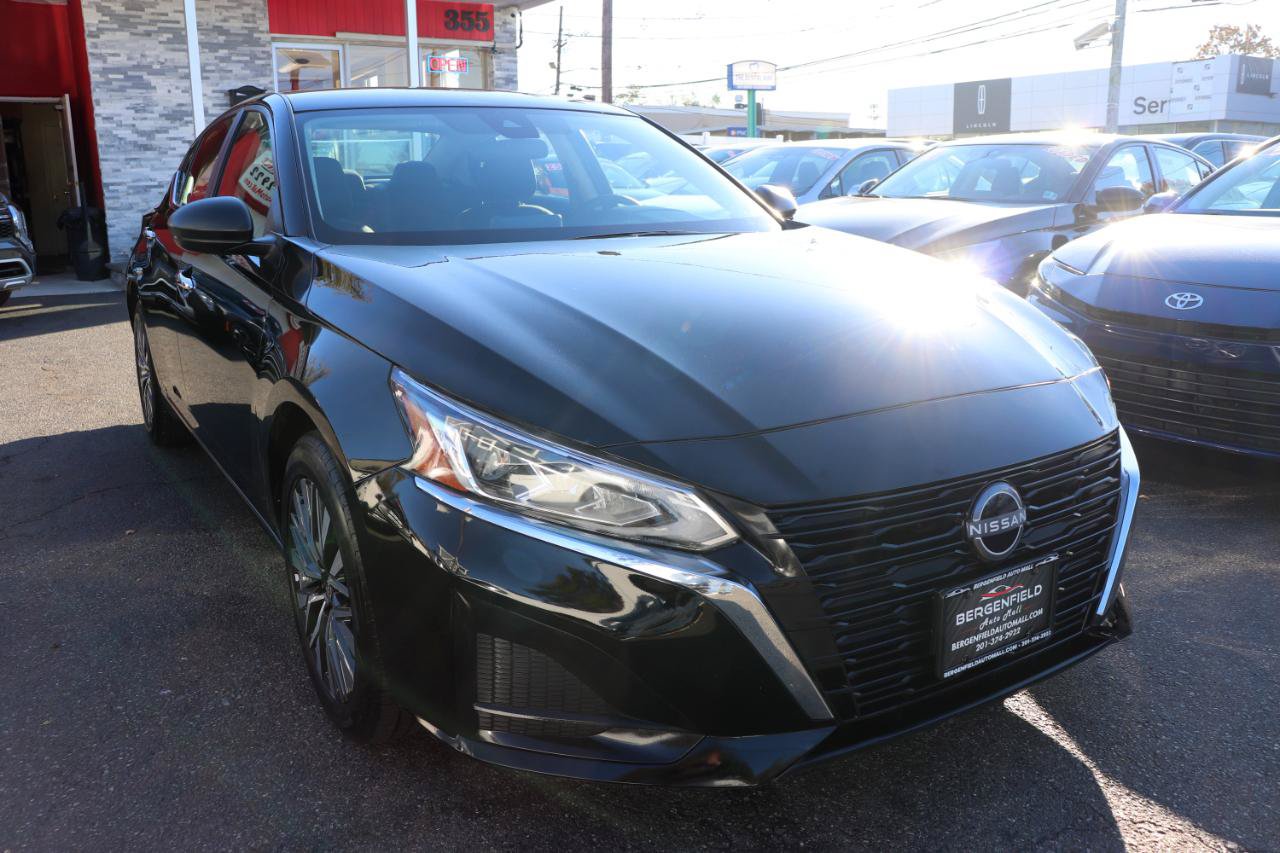 Used 2025 Nissan Altima 2.5 SV AWD/4WD image 7