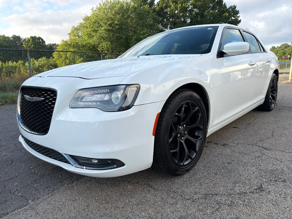 Used 2019 Chrysler 300 S RWD image 6