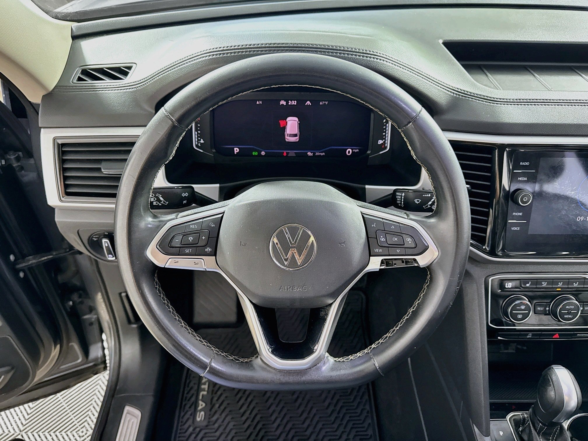 Used 2023 Volkswagen Atlas SE w/ Black Wheel Package AWD/4WD image 15