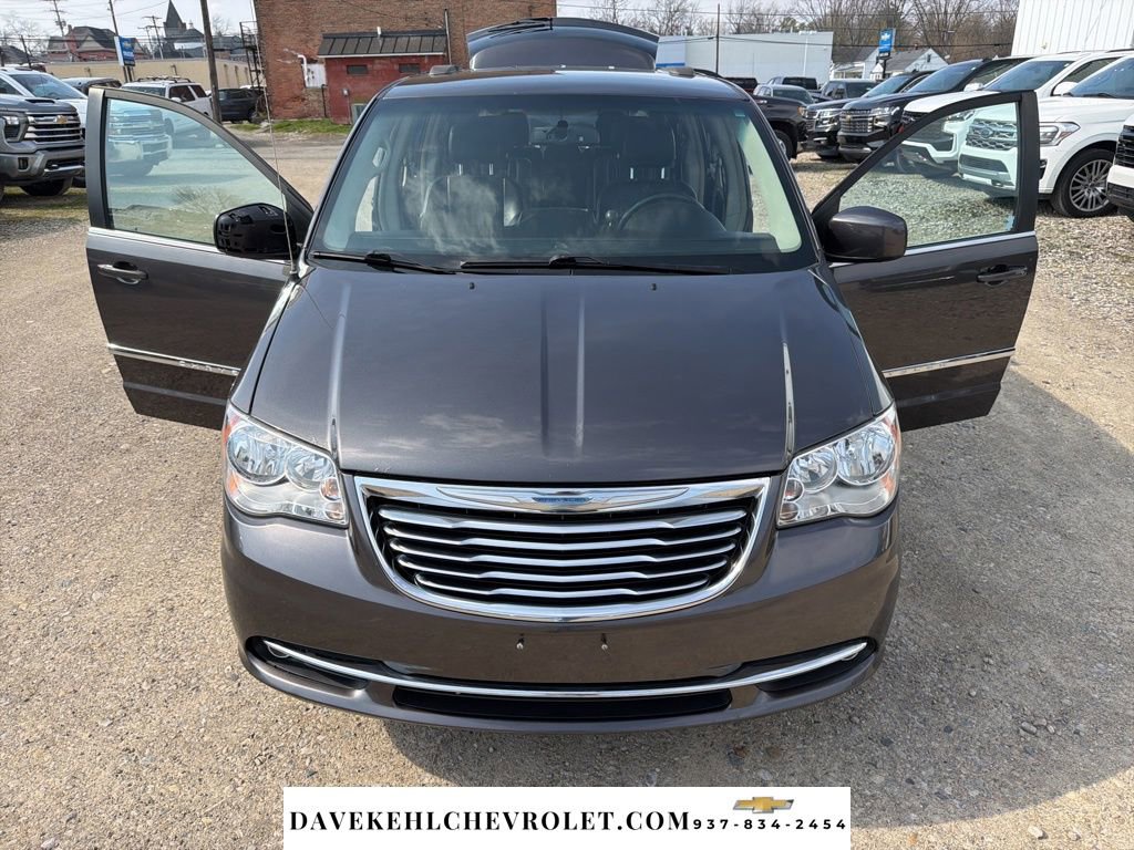 Used 2015 Chrysler Town & Country Touring image 24