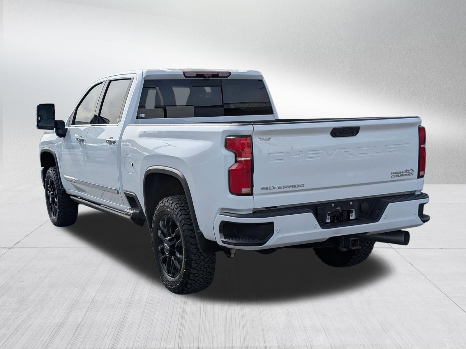 Certified 2024 Chevrolet Silverado 3500 High Country w/ Technology Package image 4