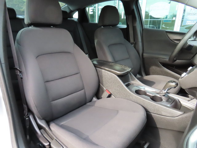 Used 2020 Chevrolet Malibu LT FWD image 32