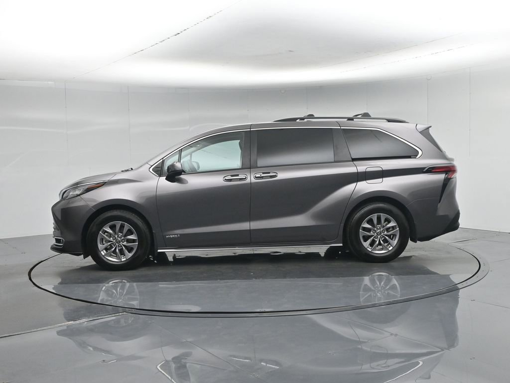 Used 2021 Toyota Sienna XLE FWD image 34