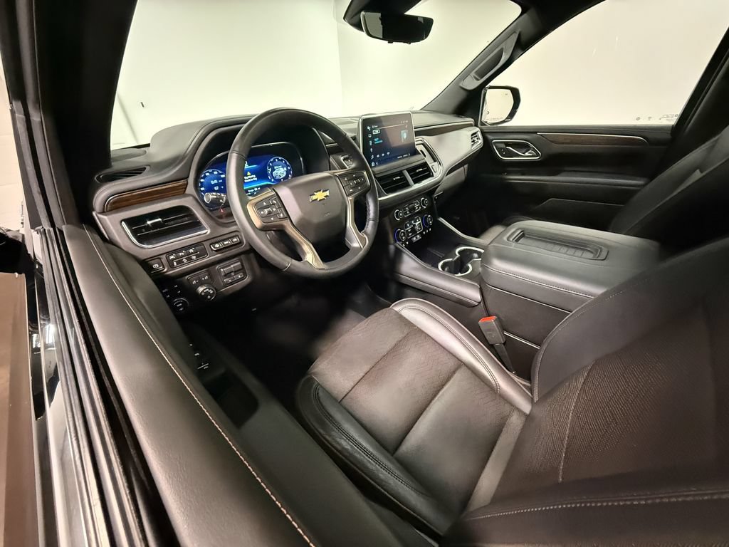 Used 2023 Chevrolet Tahoe High Country AWD/4WD image 2