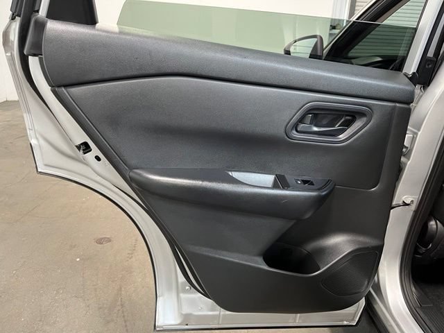 Used 2024 Nissan Rogue S AWD/4WD image 19