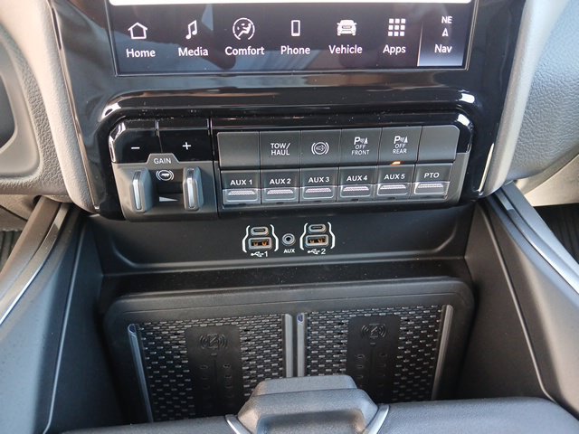 New 2027 RAM 5500 4x4 Crew Cab w/ Laramie Trim Package image 38