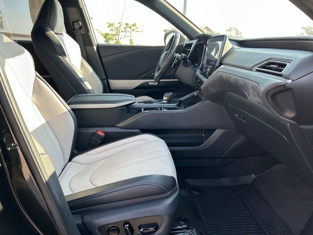 Used 2024 Lexus TX 500h AWD w/ Technology Package image 32