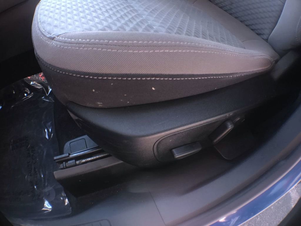 Used 2022 Ford Escape SE image 13