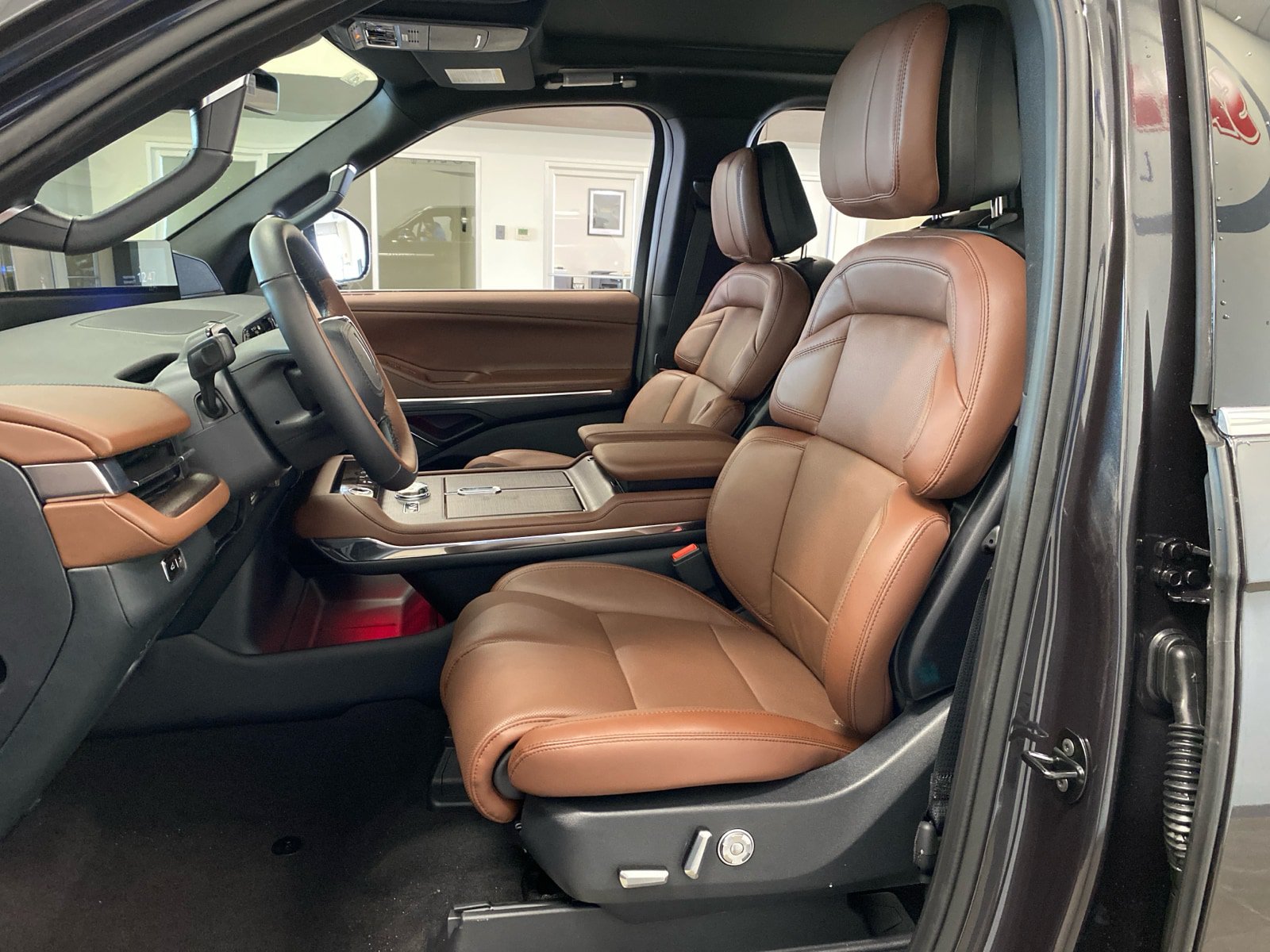New 2026 Lincoln Navigator L Reserve AWD/4WD image 20