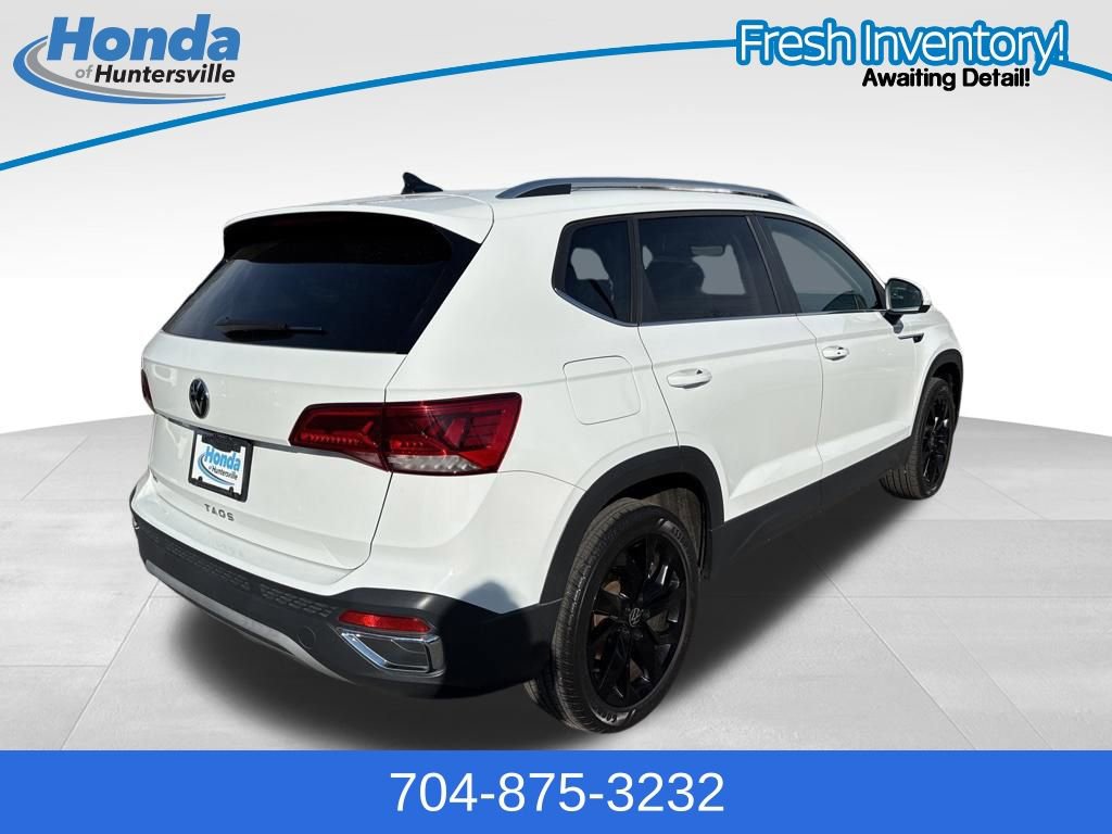 Used 2023 Volkswagen Taos SE w/ Panoramic Sunroof Package image 8