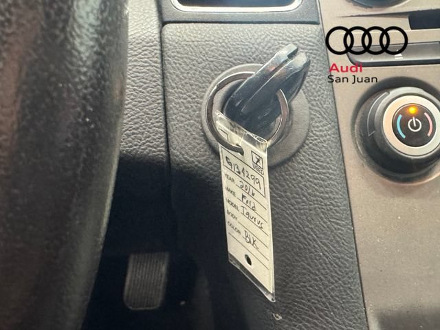 Used 2016 Ford Taurus SEL FWD image 16