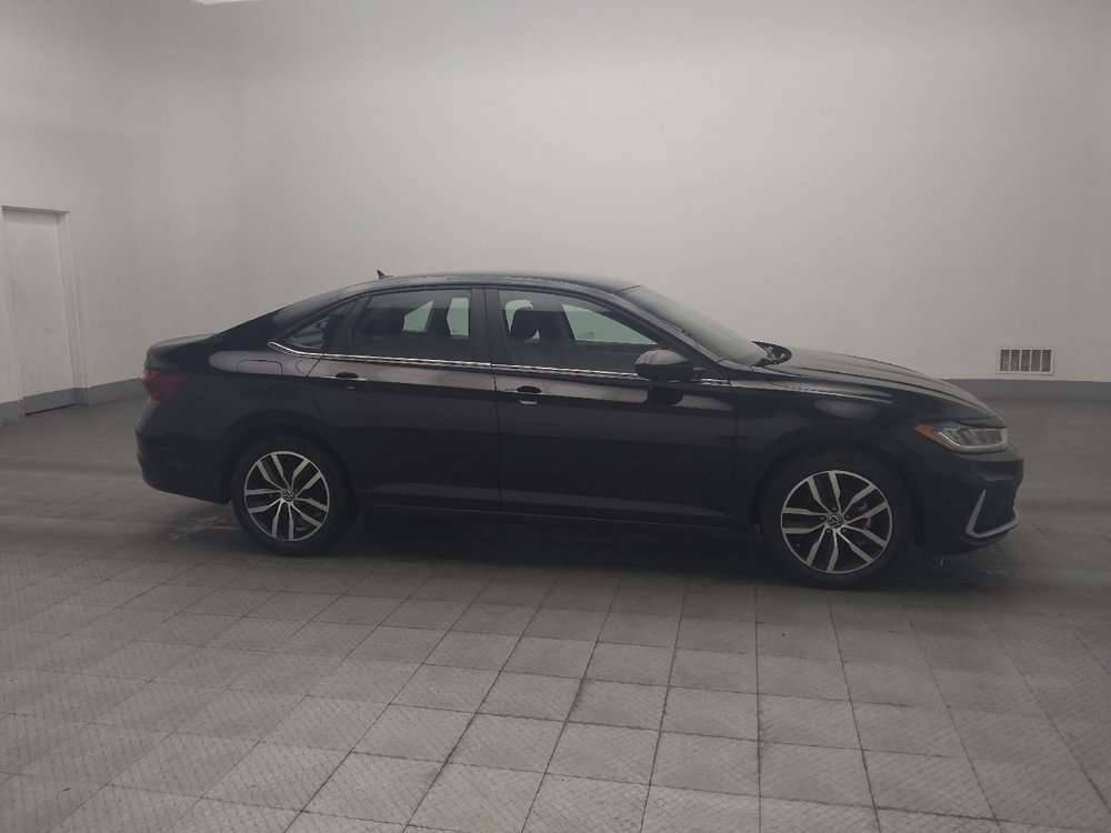 Used 2025 Volkswagen Jetta SE FWD image 11
