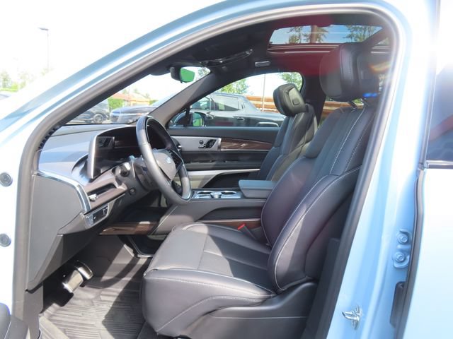Used 2026 Cadillac Vistiq Sport w/ LPO, Floor Liner Package AWD/4WD image 11
