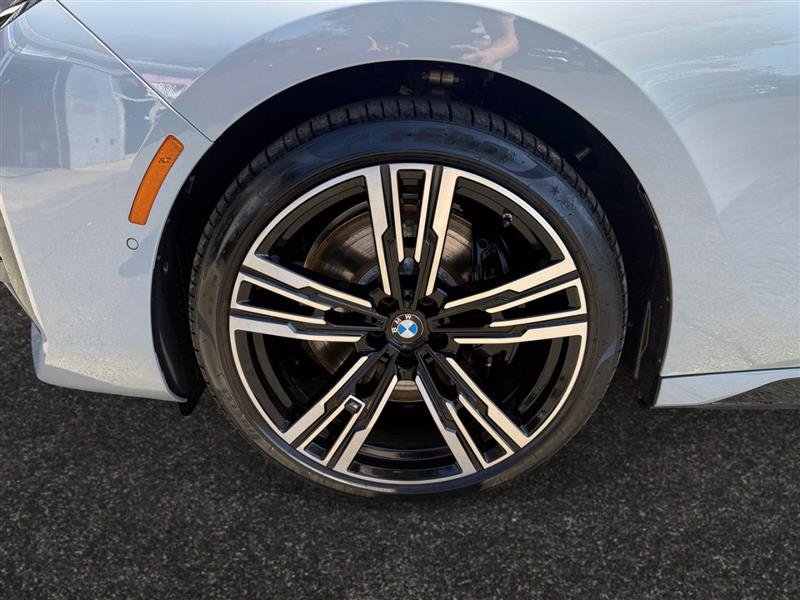 Used 2023 BMW 760i xDrive w/ Luxury Rear Seating Package AWD/4WD image 17