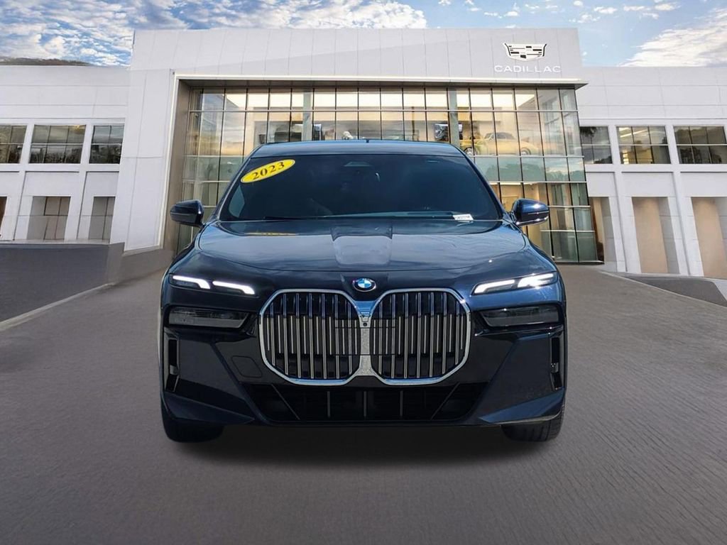 Used 2023 BMW 740i w/ Parking Assistance Package image 2