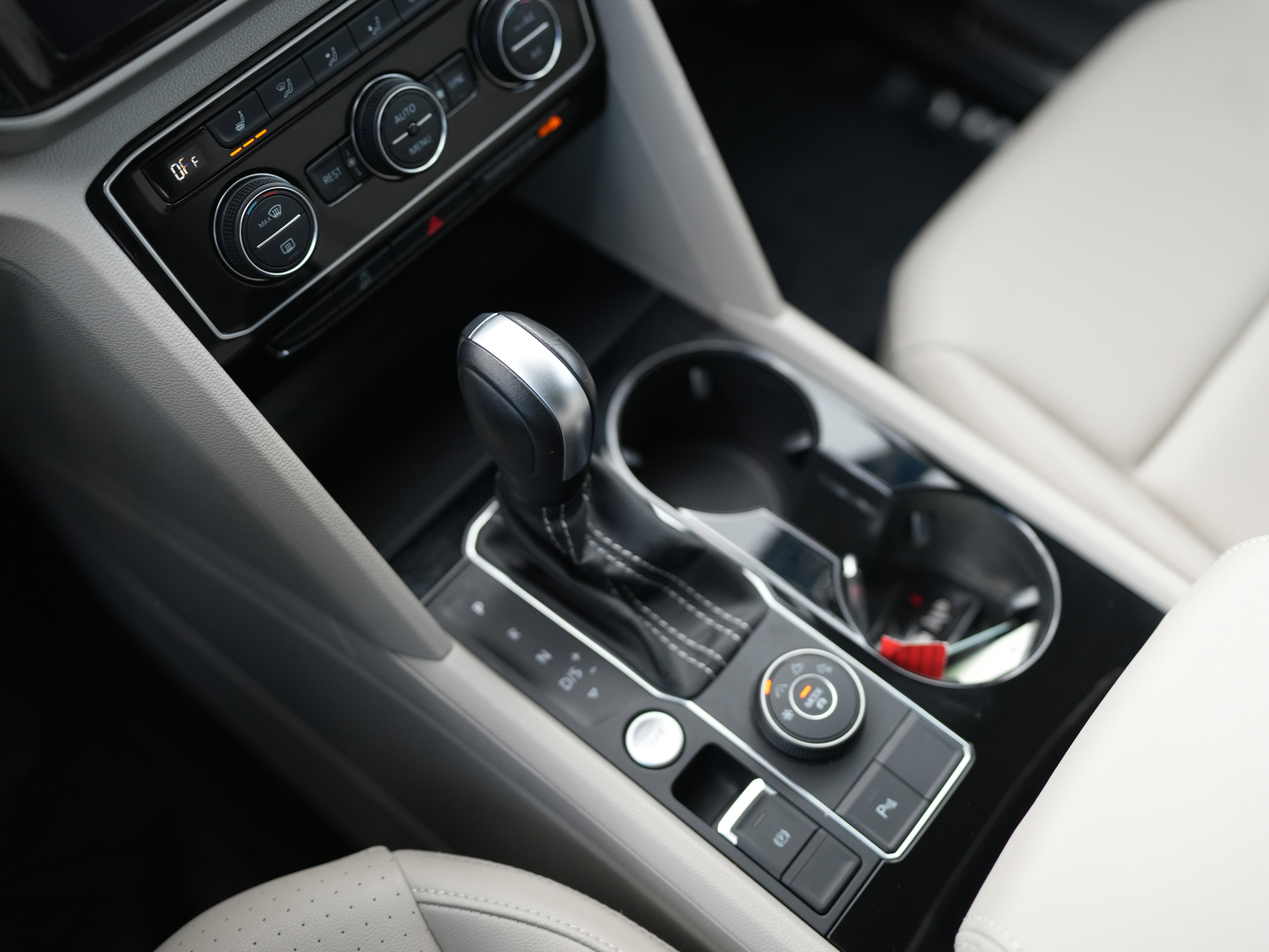 Certified 2023 Volkswagen Atlas SEL R-Line image 16