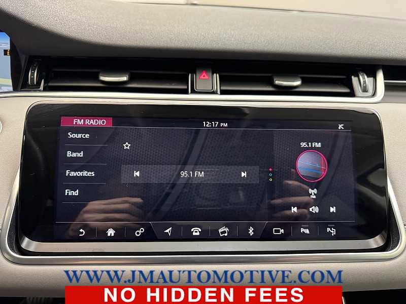 Used 2020 Land Rover Range Rover Evoque SE image 23