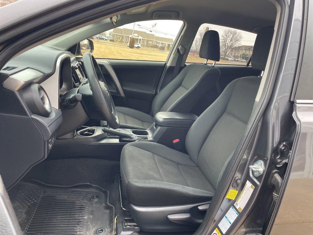 Used 2018 Toyota RAV4 LE w/ All Weather Liner Package AWD/4WD image 8