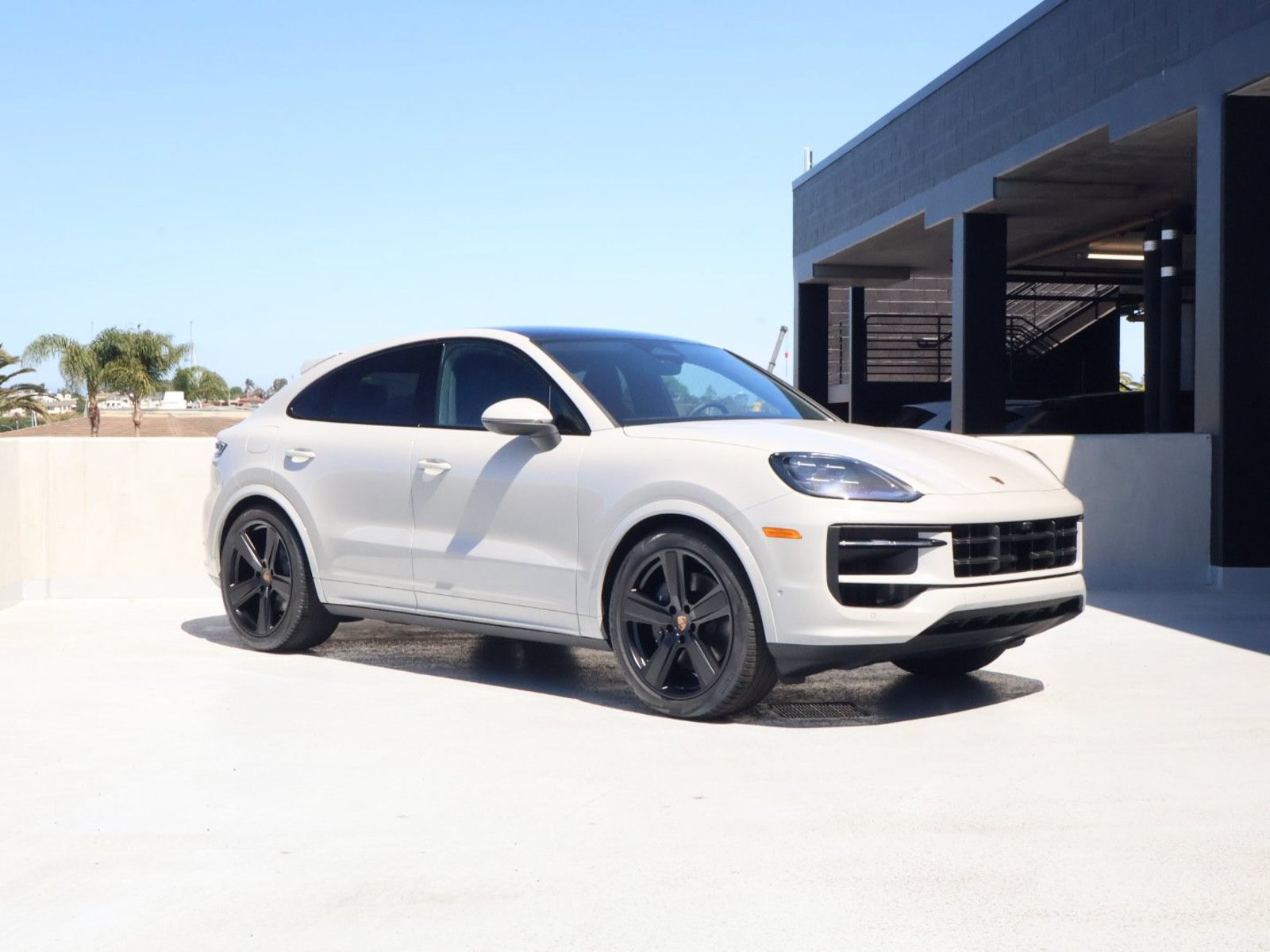 New 2026 Porsche Cayenne Coupe AWD/4WD image 7