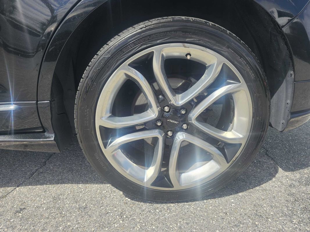 Used 2014 Ford Edge Sport w/ Driver Entry Package FWD image 4