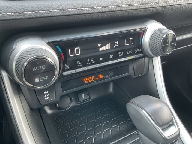 Used 2021 Toyota RAV4 XLE Premium AWD/4WD image 30