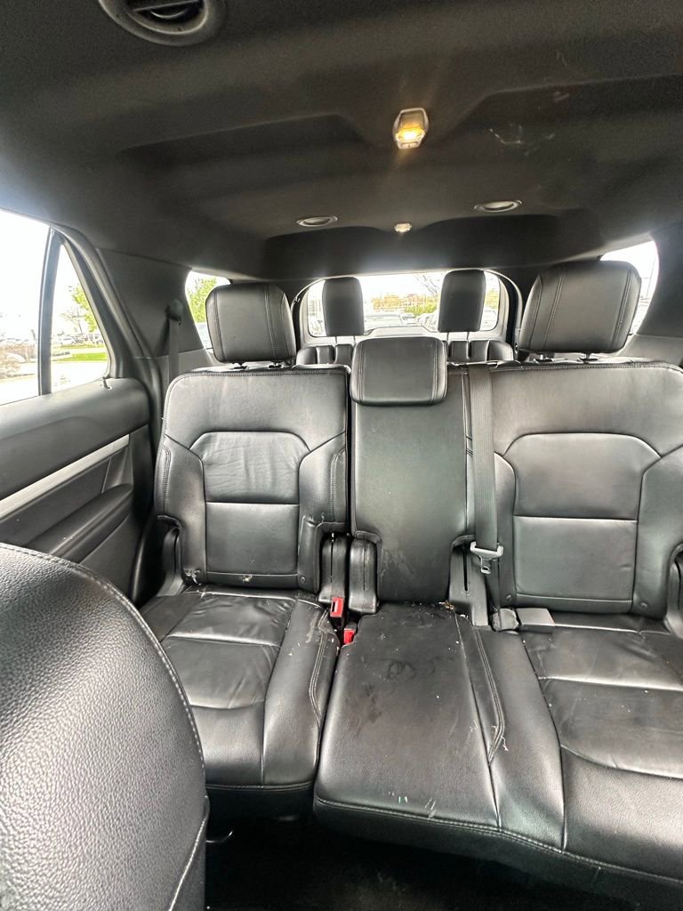 Used 2016 Ford Explorer XLT w/ Equipment Group 202A image 7