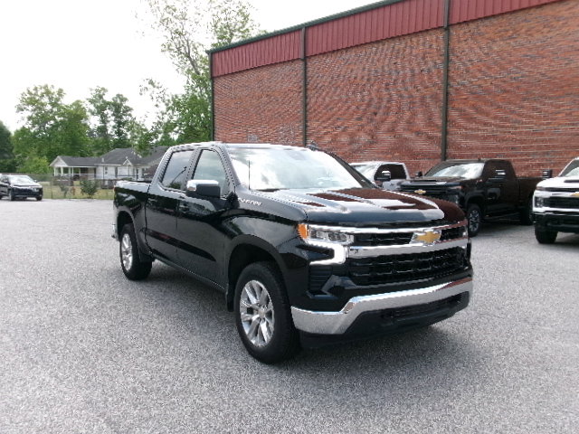 Used 2025 Chevrolet Silverado 1500 LT image 1