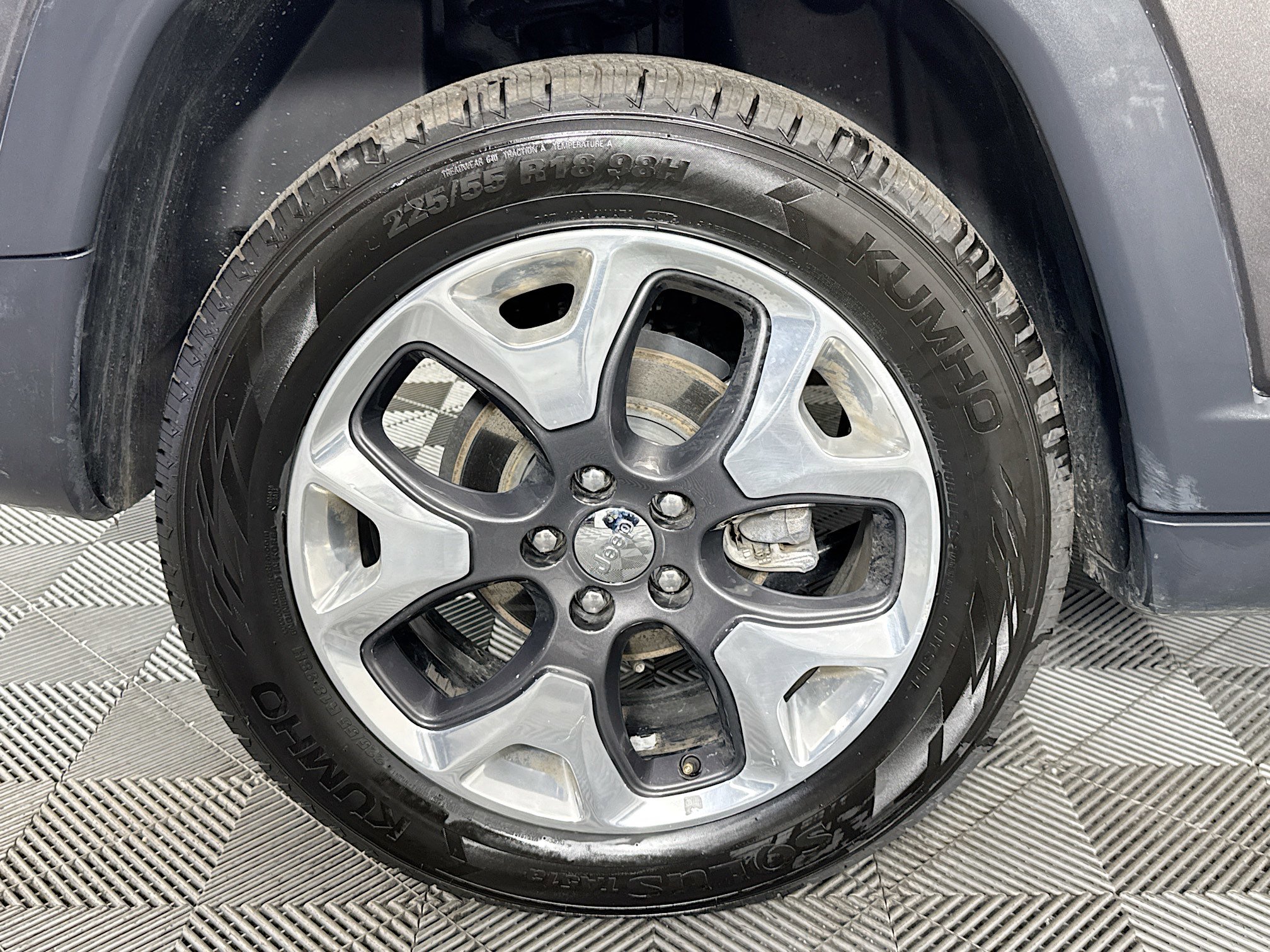 Used 2018 Jeep Compass Limited w/ Navigation Group FWD image 32