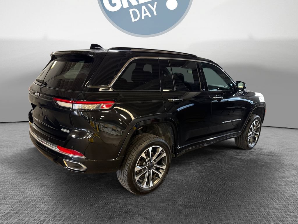 Used 2023 Jeep Grand Cherokee Overland AWD/4WD image 3