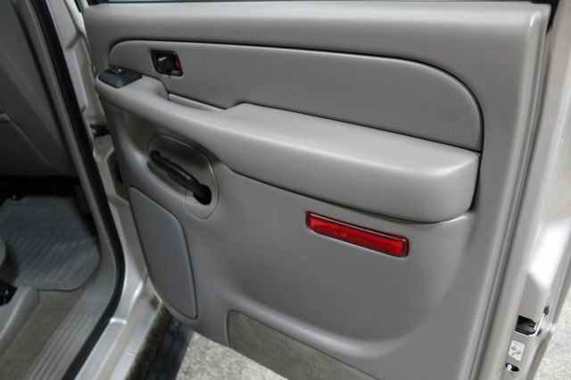Used 2005 Chevrolet Silverado 2500 LT w/ Heavy-Duty Power Package AWD/4WD image 26