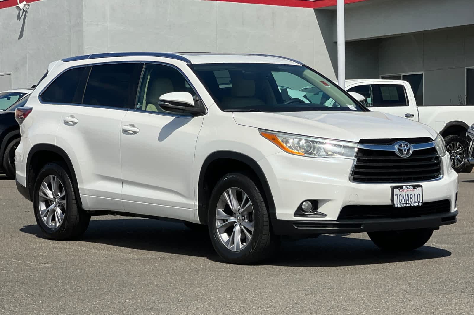 Used 2014 Toyota Highlander XLE FWD image 5