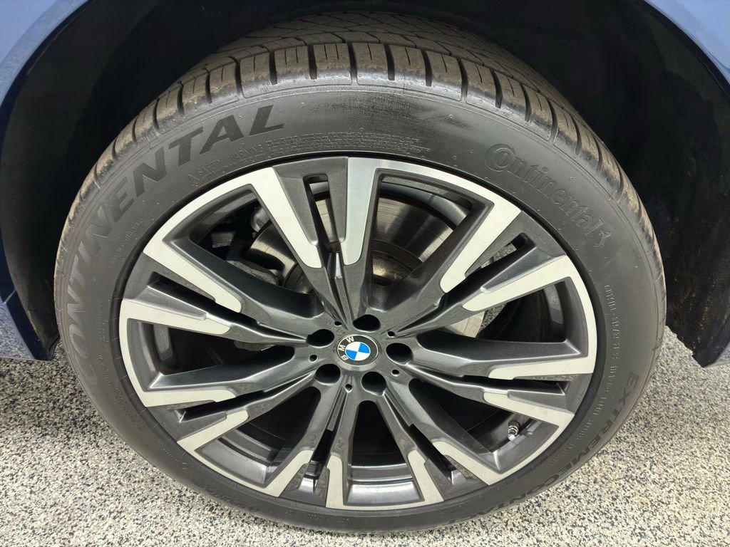 Used 2019 BMW X7 xDrive50i w/ Premium Package AWD/4WD image 14
