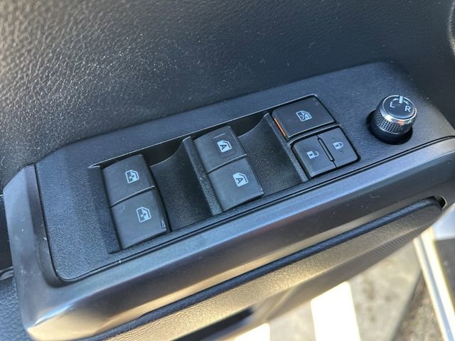 Used 2017 Toyota Tacoma TRD Off-Road w/ Tow Package (A/T) image 19