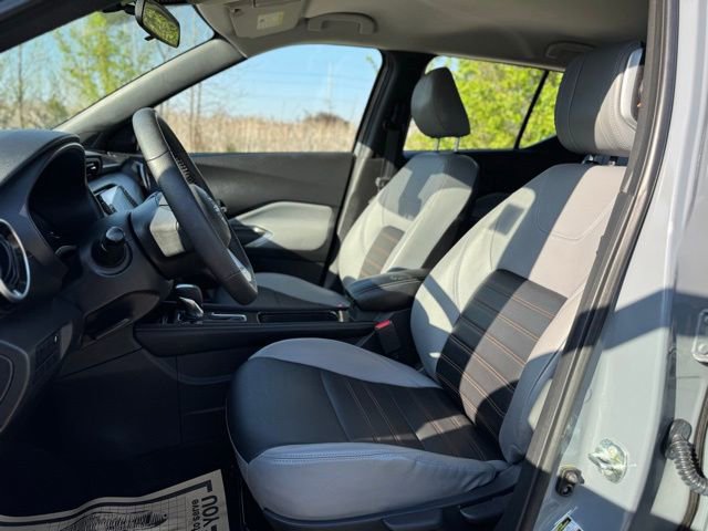 Used 2023 Nissan Kicks SR w/ SR Premium Package FWD image 11