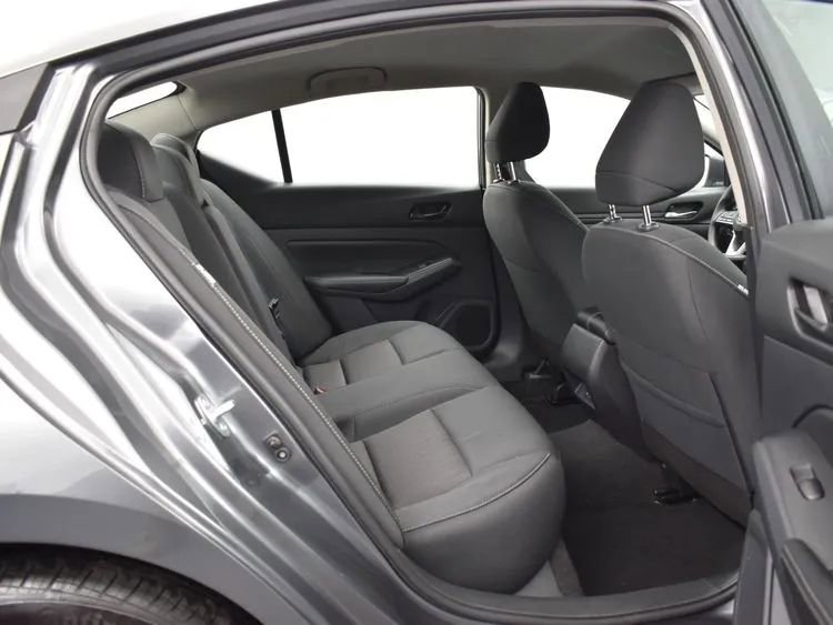 Used 2025 Nissan Altima 2.5 SV image 17