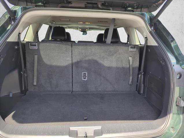 Used 2025 Toyota Highlander XLE AWD/4WD image 7