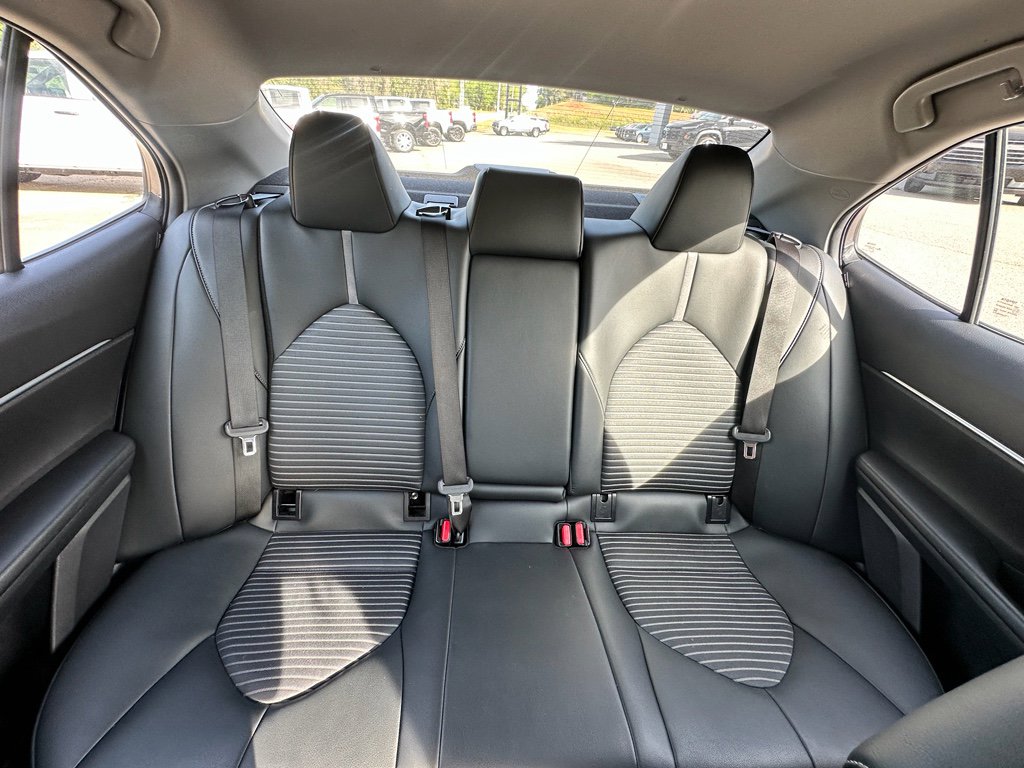 Used 2024 Toyota Camry SE FWD image 18