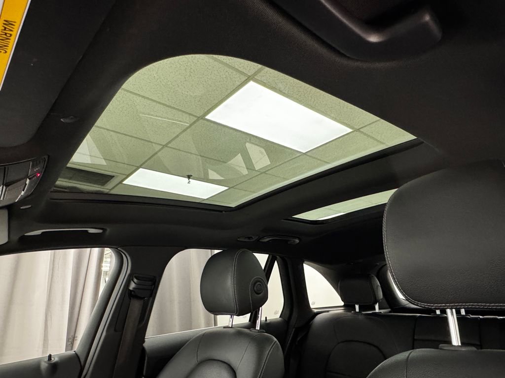 Used 2020 Mercedes-Benz GLC 300 4MATIC image 29