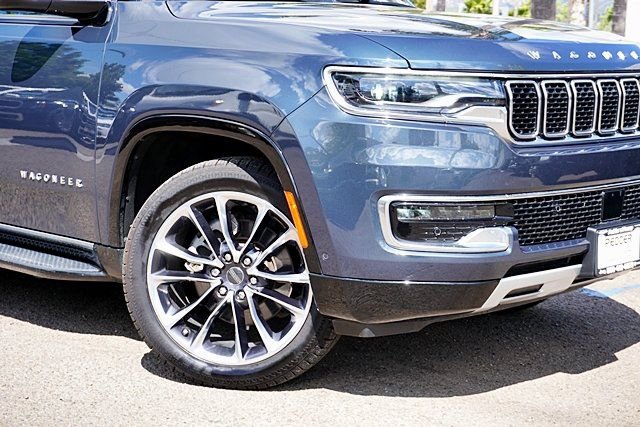 Used 2023 Jeep Wagoneer Series II w/ Premium Group I image 4