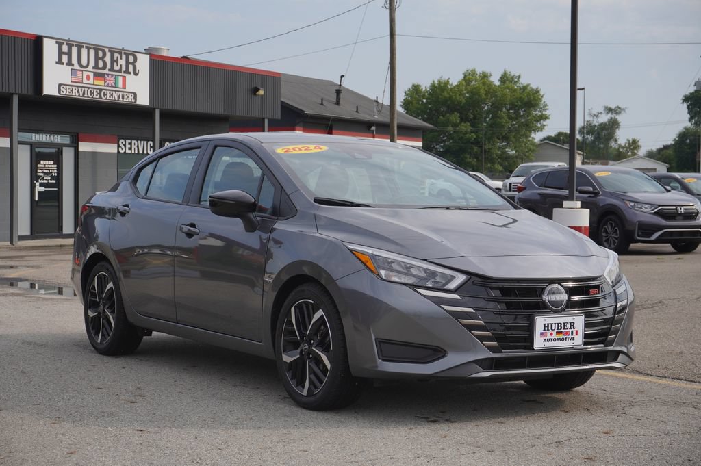 Used 2024 Nissan Versa SR FWD image 9