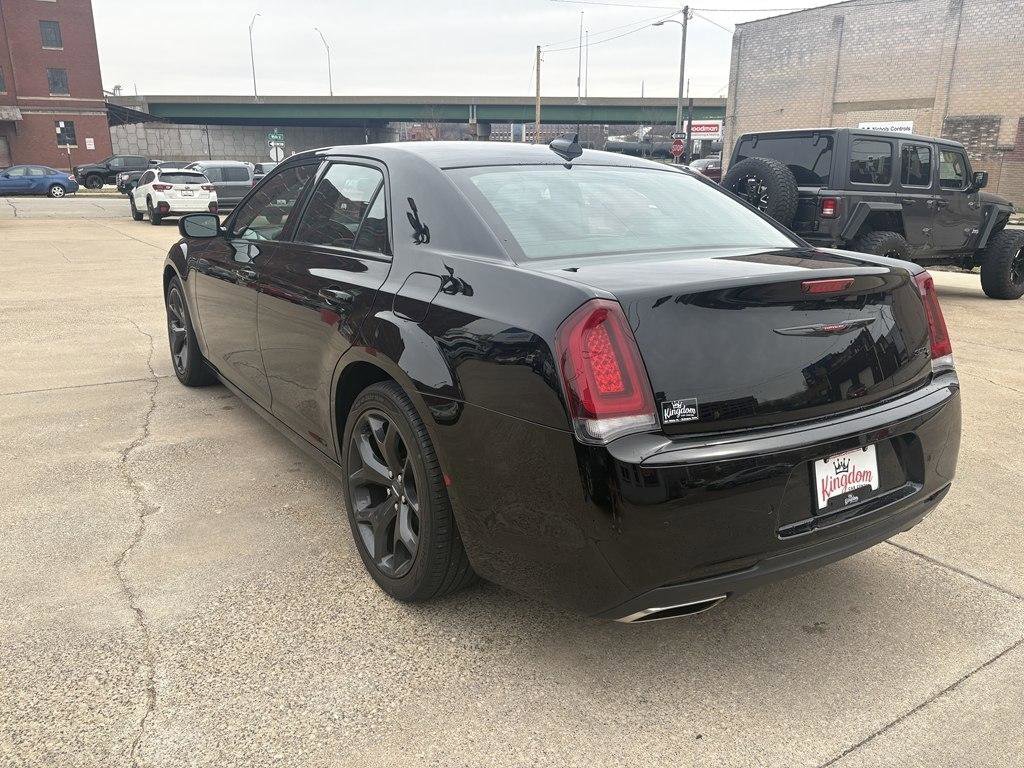 Used 2021 Chrysler 300 S RWD image 5