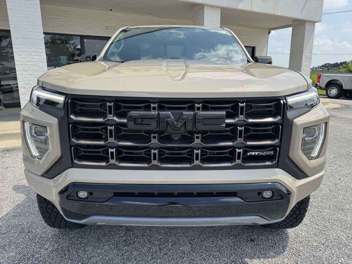 Used 2023 GMC Canyon AT4X AWD/4WD image 41