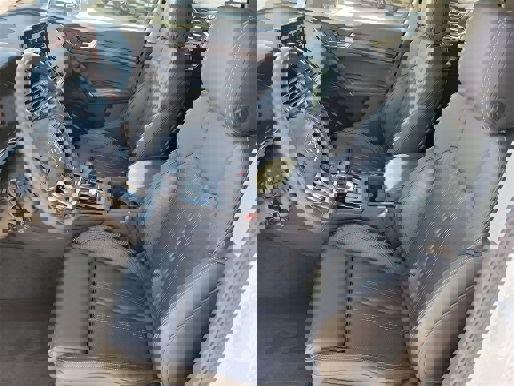 Used 2025 Audi Q5 2.0T Premium Plus w/ Premium Plus Package image 16