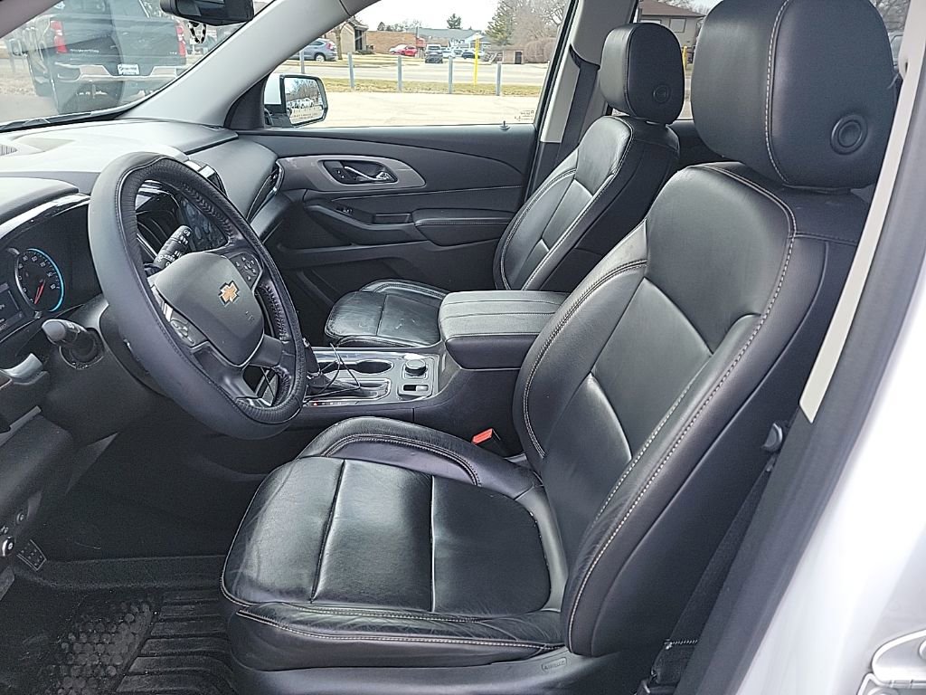 Used 2020 Chevrolet Traverse LT w/ LT Premium Package image 25