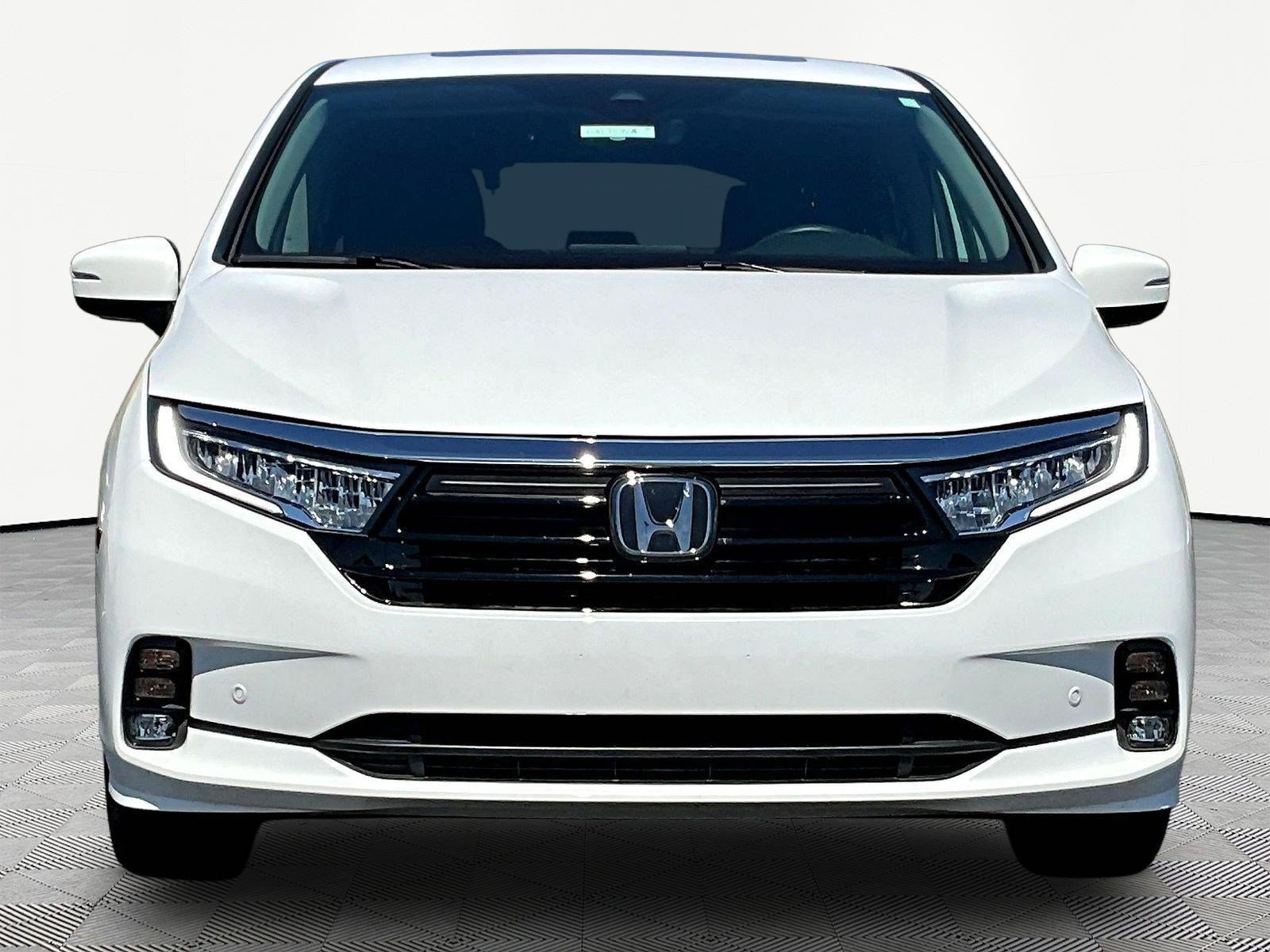 Used 2023 Honda Odyssey Touring image 2
