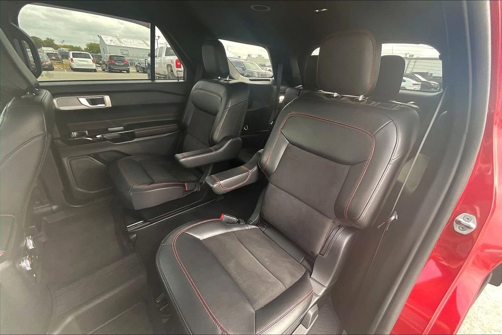 Used 2023 Ford Explorer ST-Line w/ Class IV Trailer Tow Package image 33